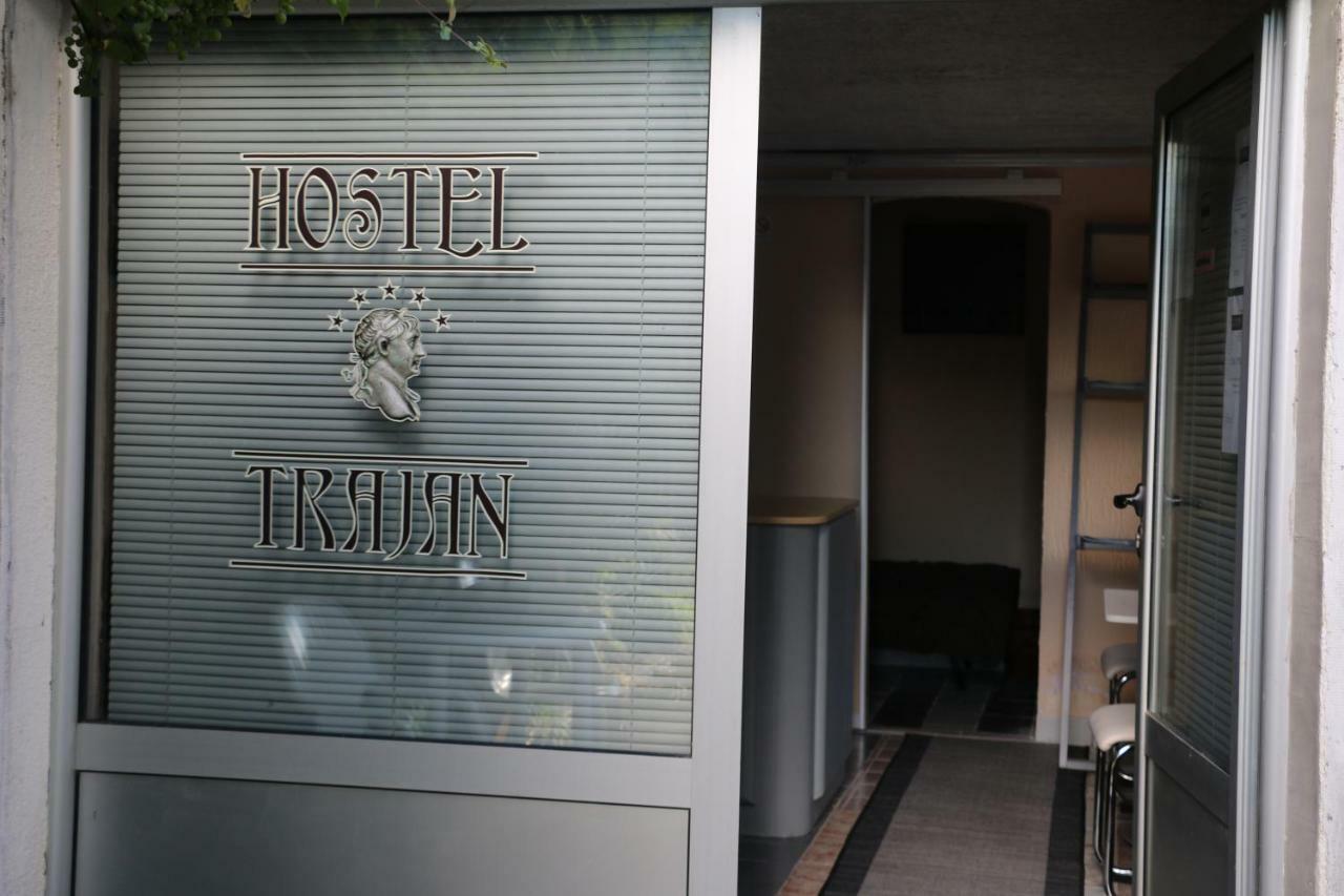 Hostel Trajan Donji Milanovac Exterior foto